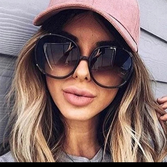 New Oversized sunglasses - Picture 6 of 6